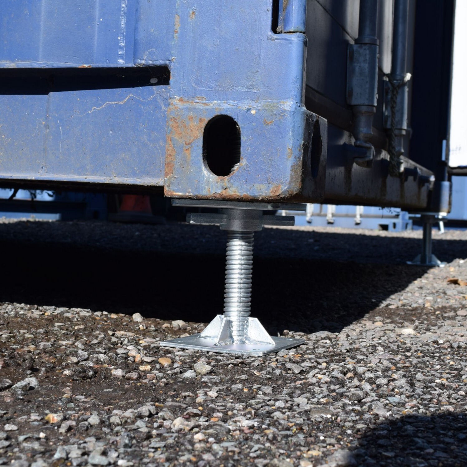 Levelling Pads for Stable Shipping Containers - QFCA - Quickfit ...